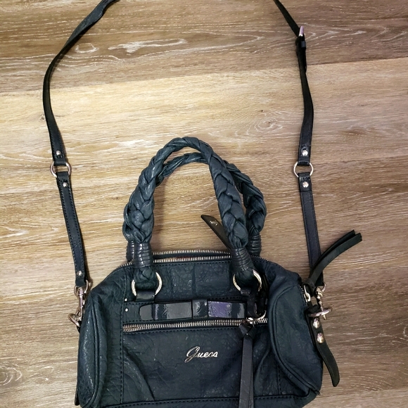 Guess Purse - Picture 1 of 6